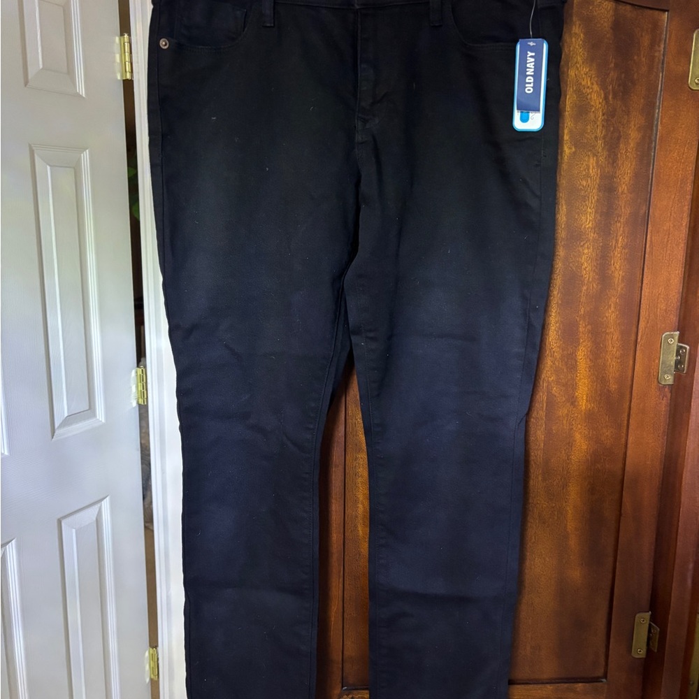 Old Navy Black Slim Jeans Sleek Design